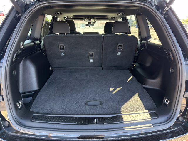 Used 2025 Jeep Grand Cherokee Laredo X w/ Luxury Tech Group I AWD/4WD image 28