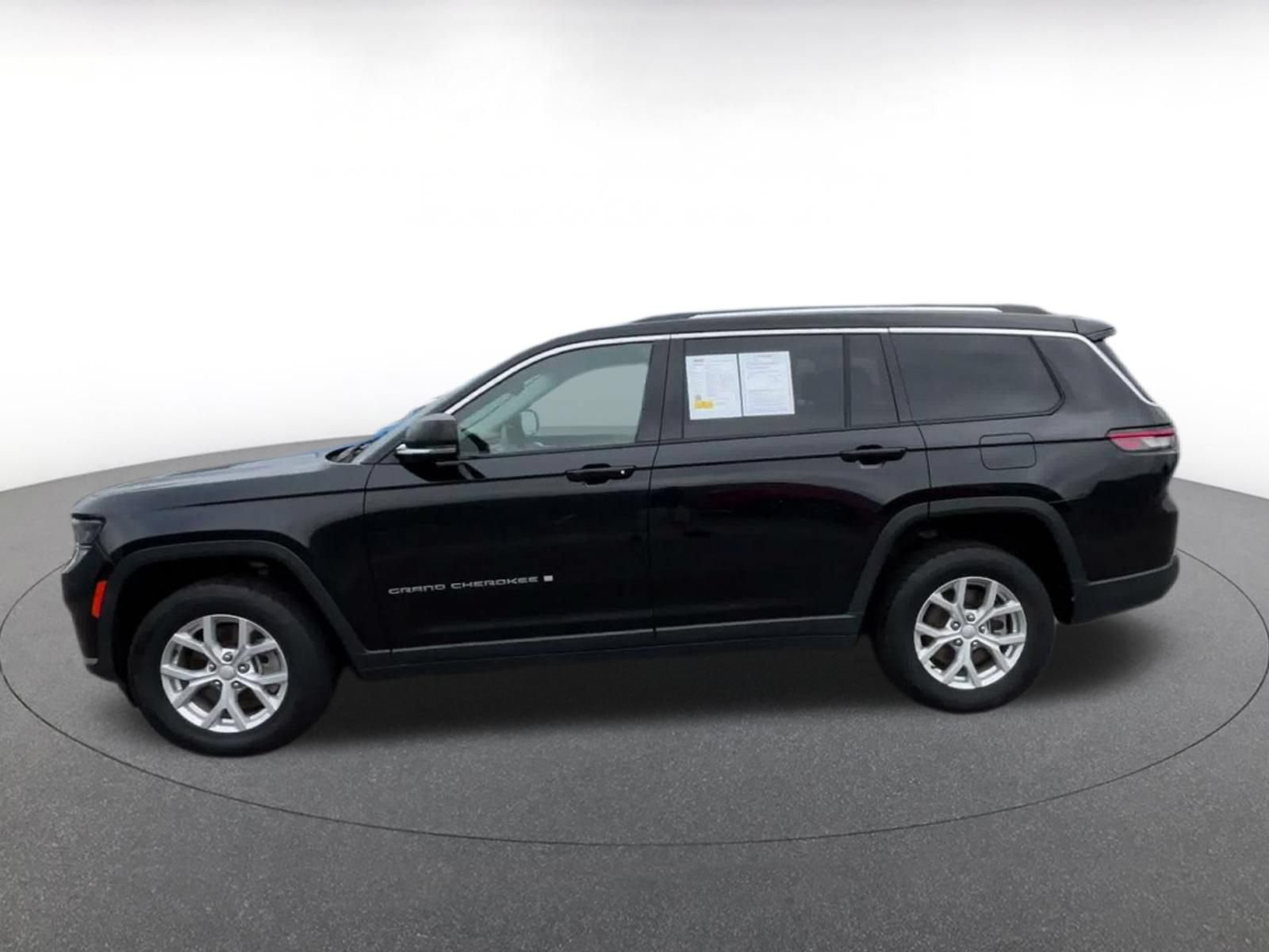 Used 2023 Jeep Grand Cherokee L Limited AWD/4WD image 8