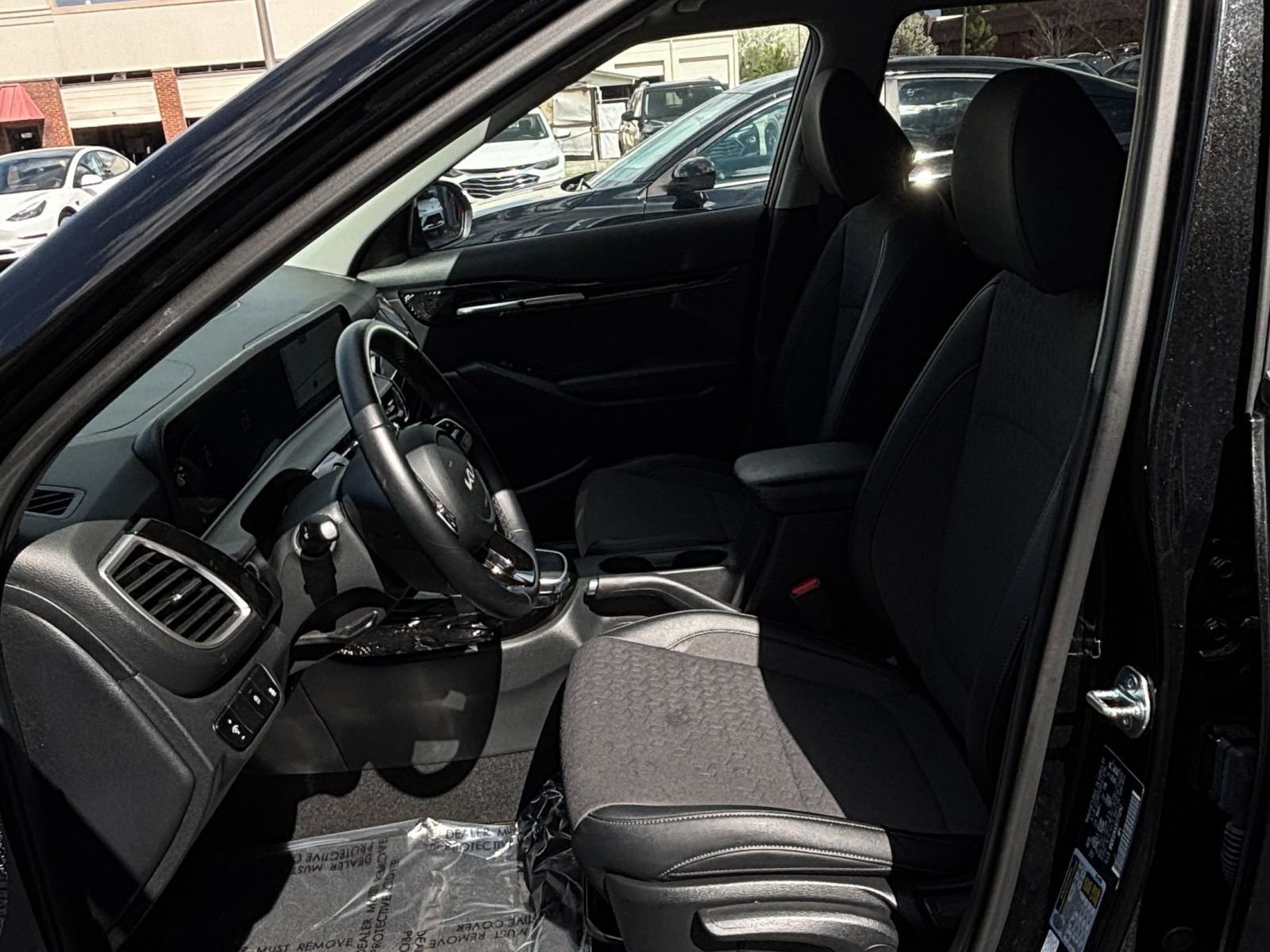 Used 2025 Kia Seltos S FWD image 30