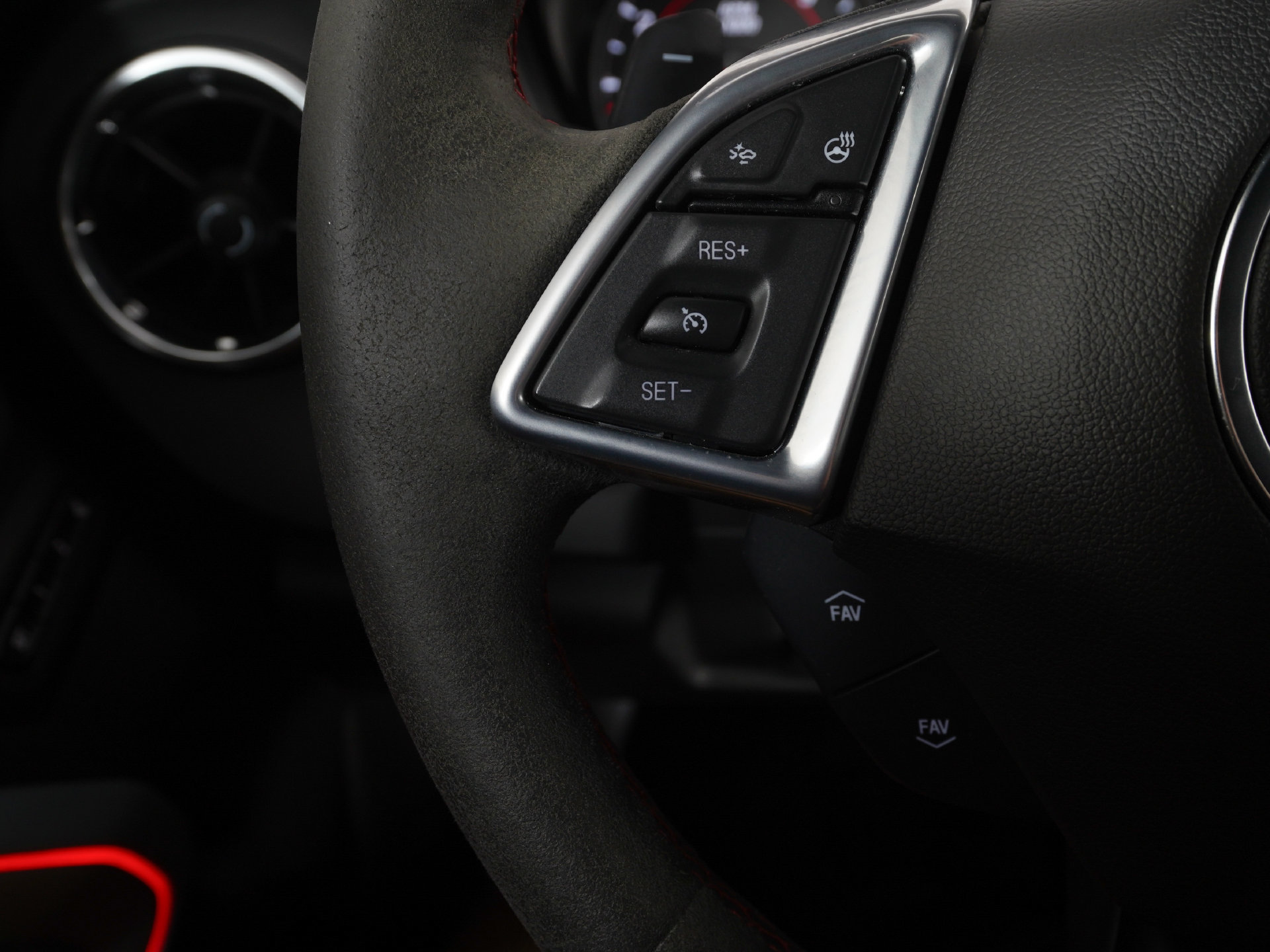 Used 2022 Chevrolet Camaro ZL1 RWD image 19