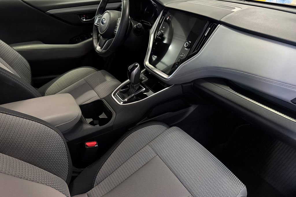 Used 2025 Subaru Outback Premium image 16
