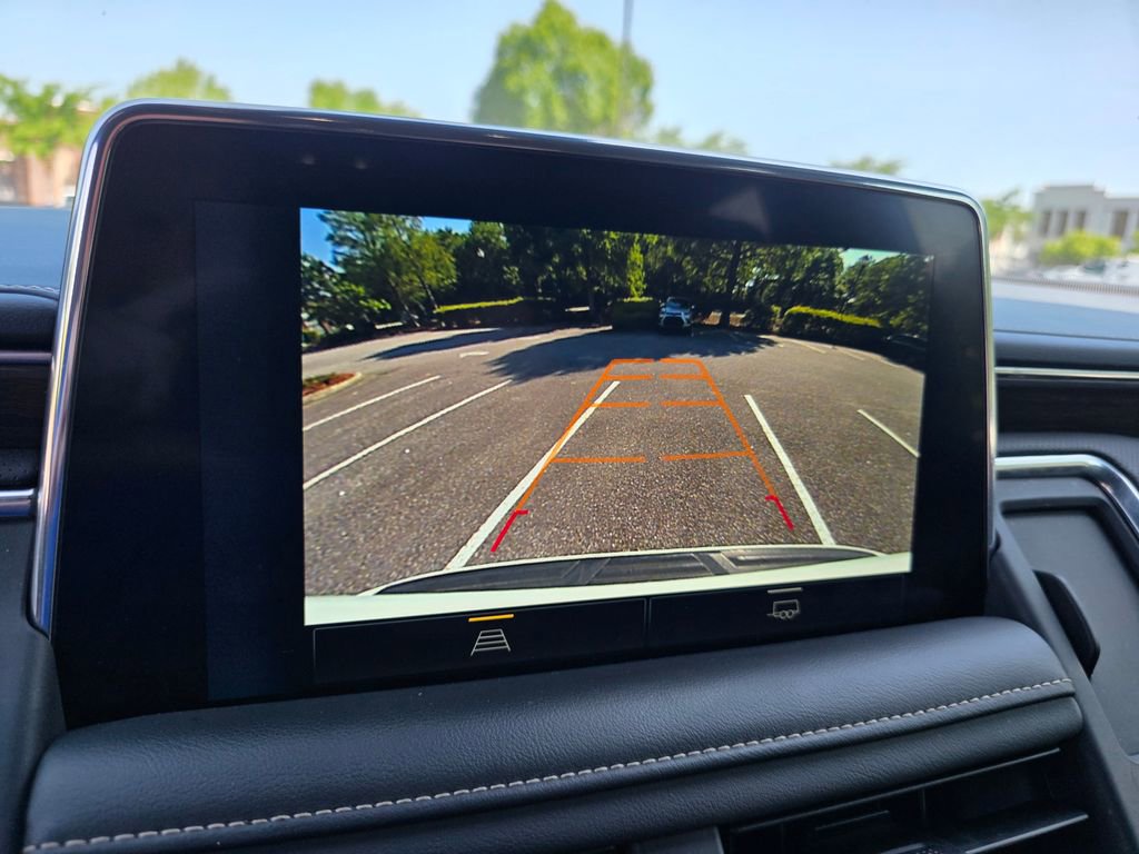 Used 2023 Chevrolet Suburban Premier image 19