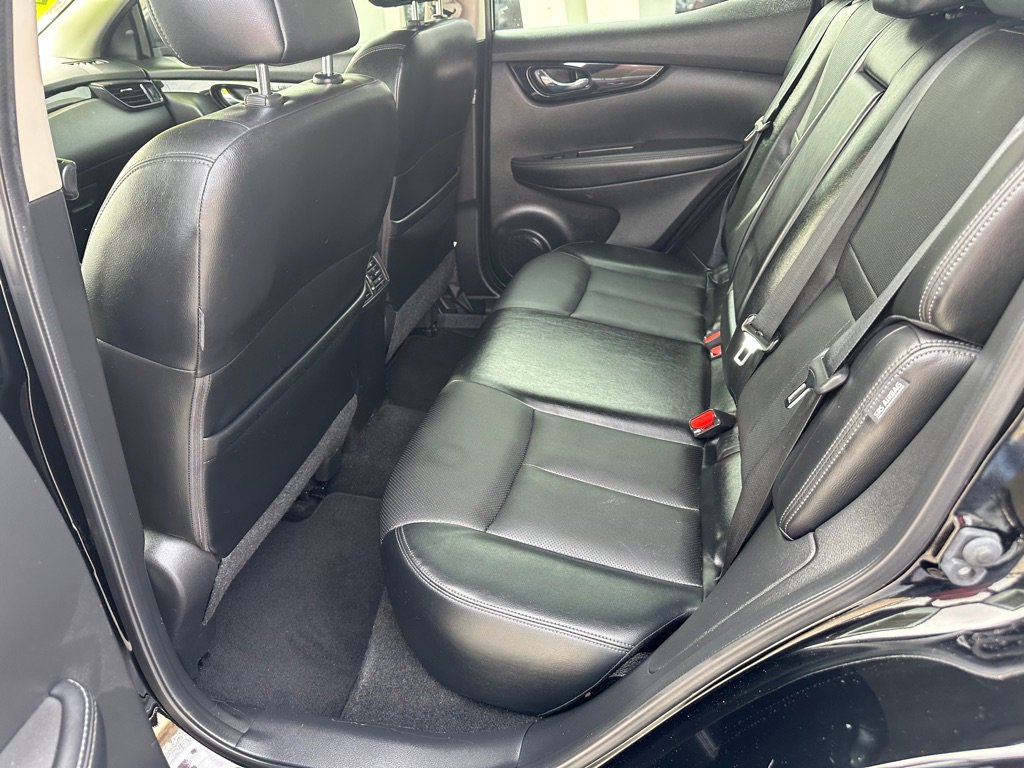 Used 2022 Nissan Rogue Sport SL w/ Premium Package image 22