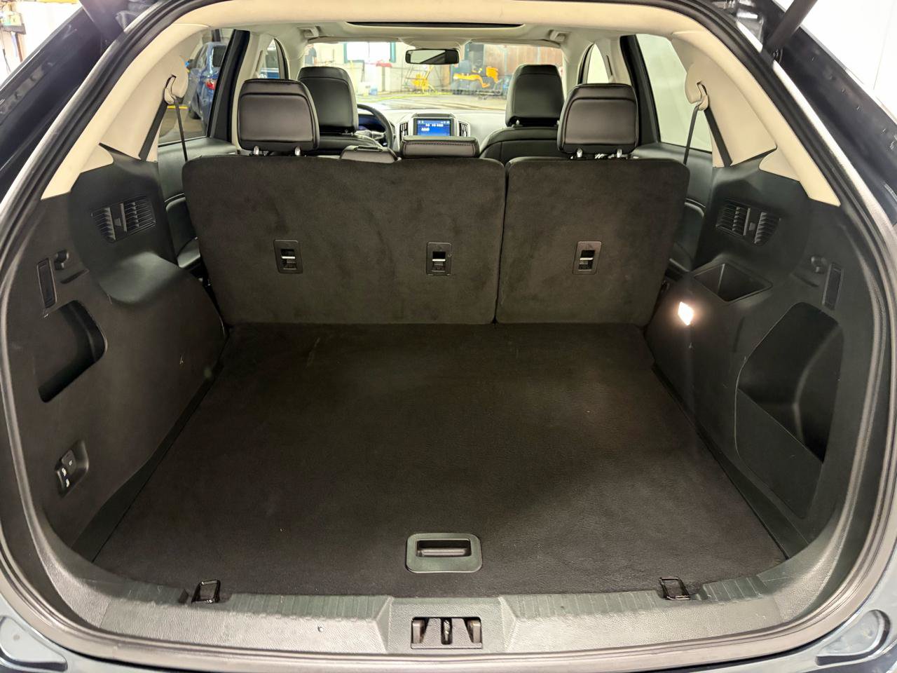 Used 2024 Ford Edge SEL w/ Convenience Package AWD/4WD image 19