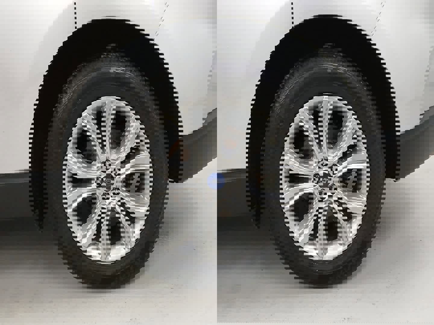 Used 2019 Ford Edge Titanium w/ Cold Weather Package image 20