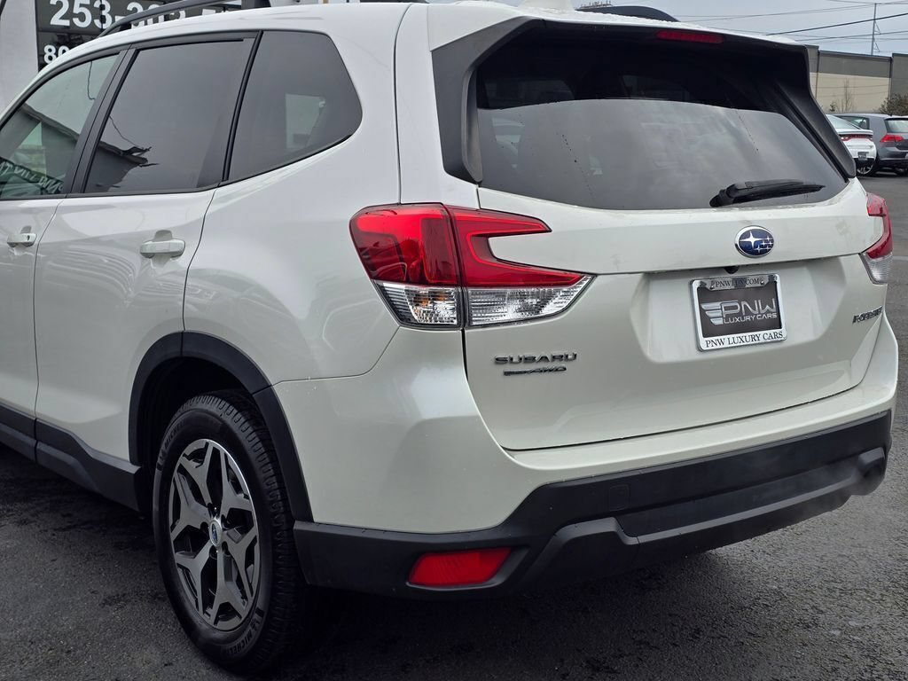 Used 2021 Subaru Forester Premium AWD/4WD image 9