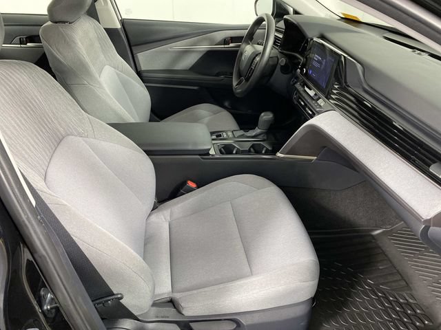 Used 2025 Toyota Camry LE FWD image 11