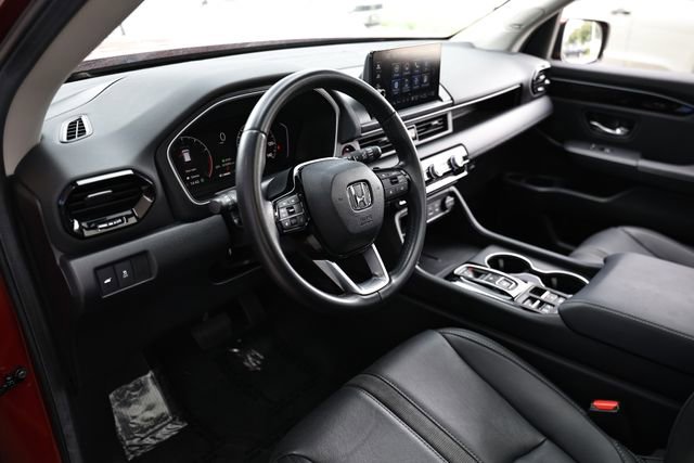 Certified 2025 Honda Pilot Touring image 20