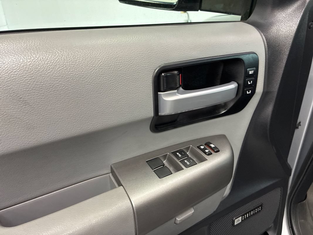 Used 2016 Toyota Sequoia Limited w/ Safety & Convenience Package AWD/4WD image 10