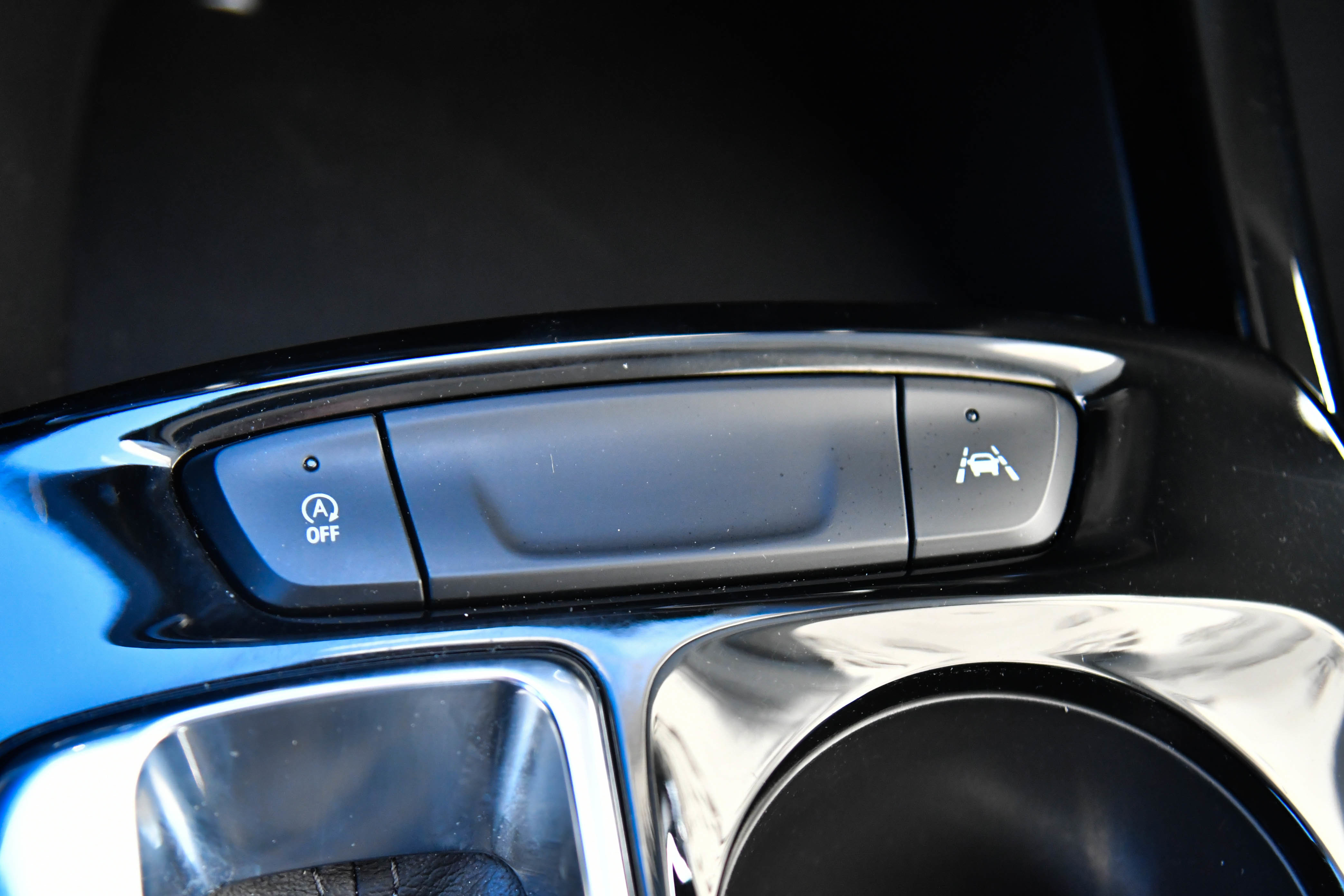 Used 2025 Chevrolet Trax LT w/ LT Convenience Package image 23