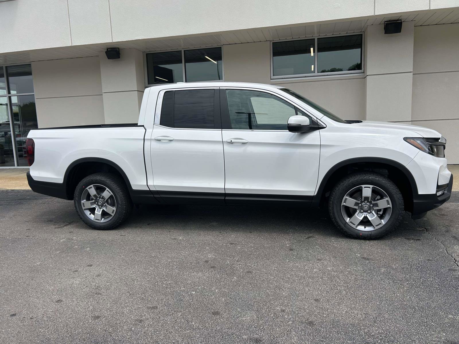 New 2026 Honda Ridgeline RTL image 2