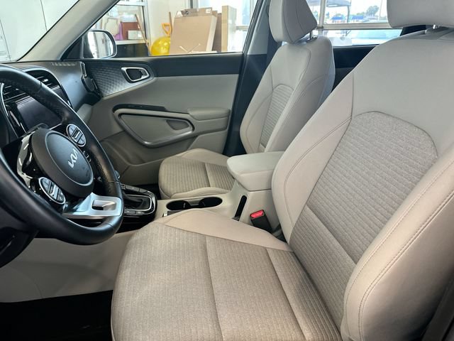 Certified 2023 Kia Soul EX FWD image 15