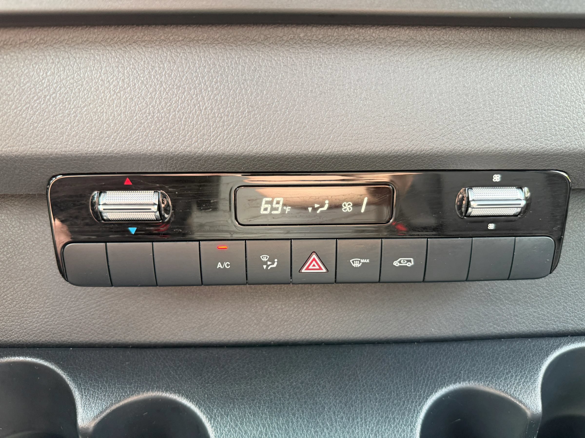 Used 2024 Mercedes-Benz Sprinter 3500 image 18