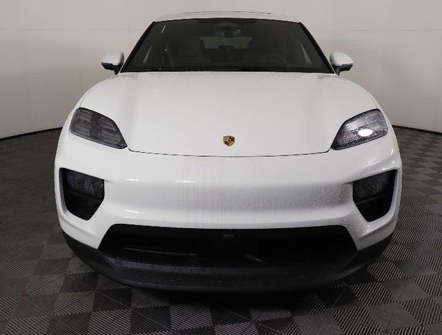 Used 2025 Porsche Macan 4S Electric image 8