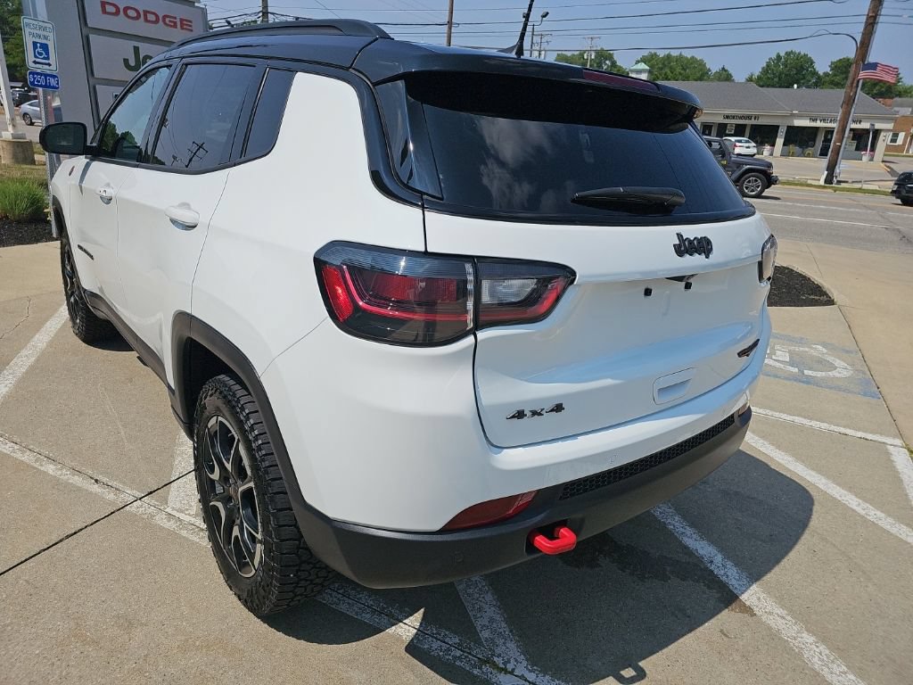 Certified 2025 Jeep Compass Trailhawk w/ Trailhawk Elite Group AWD/4WD image 13
