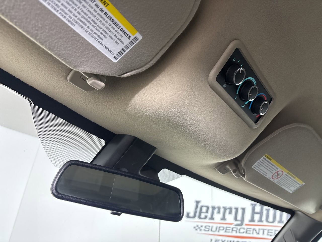 Used 2024 Chevrolet Express 3500 LT w/ LT Preferred Equipment Group RWD image 16