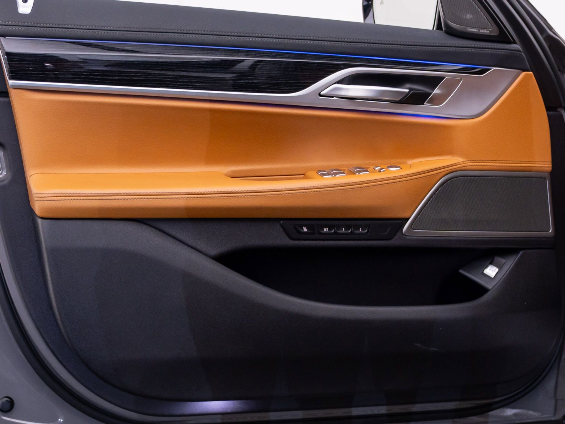 Used 2022 BMW 740i xDrive w/ M Sport Package AWD/4WD image 15