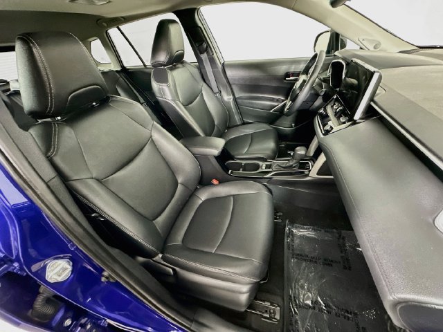 Used 2025 Toyota Corolla Cross XLE w/ Convenience Package AWD/4WD image 7