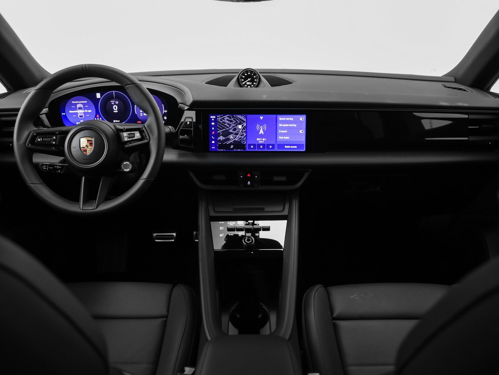 Certified 2025 Porsche Macan 4S Electric AWD/4WD image 27