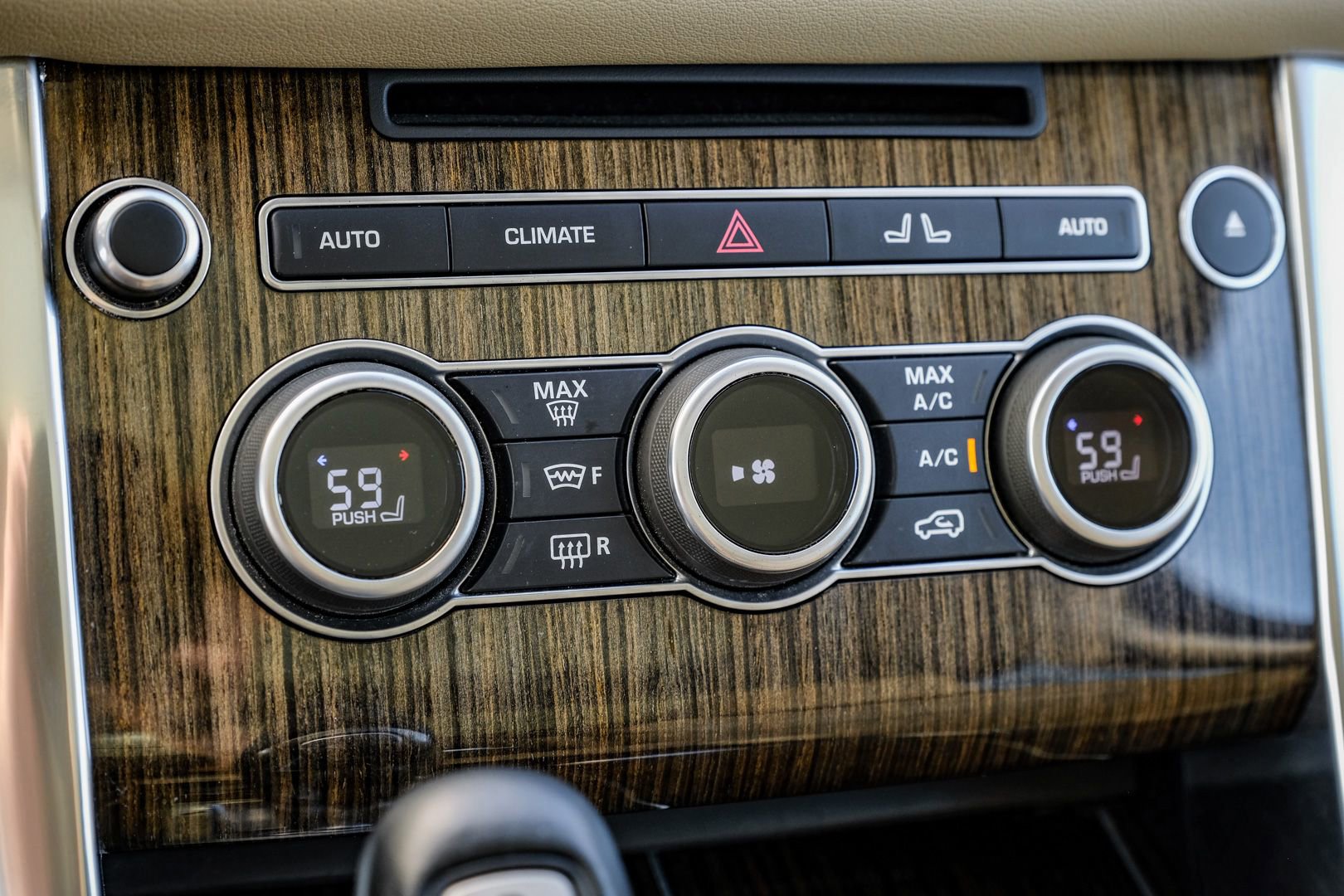 Used 2016 Land Rover Range Rover Sport Supercharged image 25