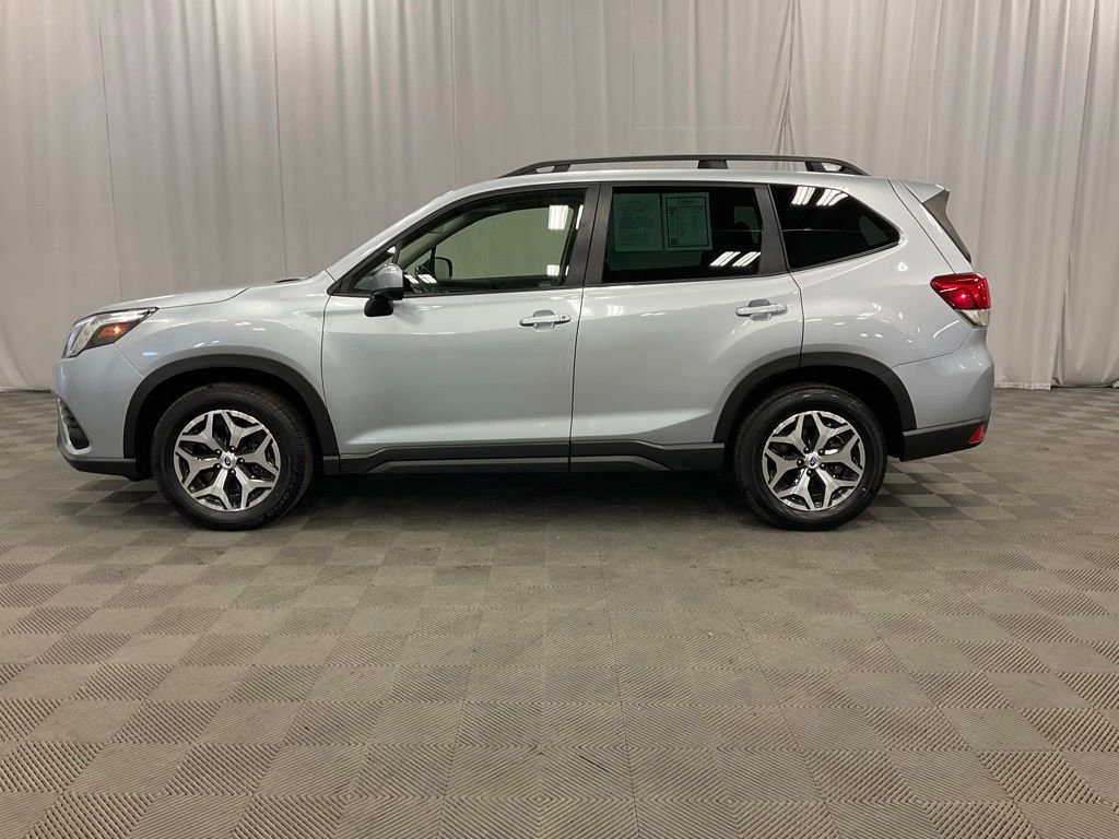 Used 2023 Subaru Forester Premium image 14