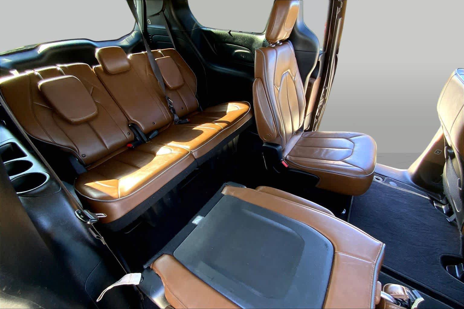 Used 2019 Chrysler Pacifica Limited FWD image 27