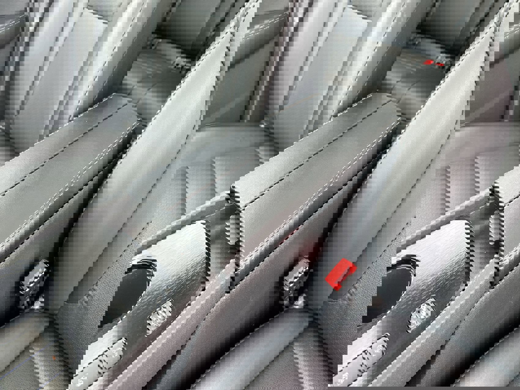 Used 2024 Nissan Rogue SV w/ SV Premium Package image 21