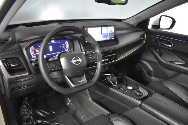 Certified 2026 Nissan Rogue Platinum w/ Platinum Premium Package AWD/4WD image 13