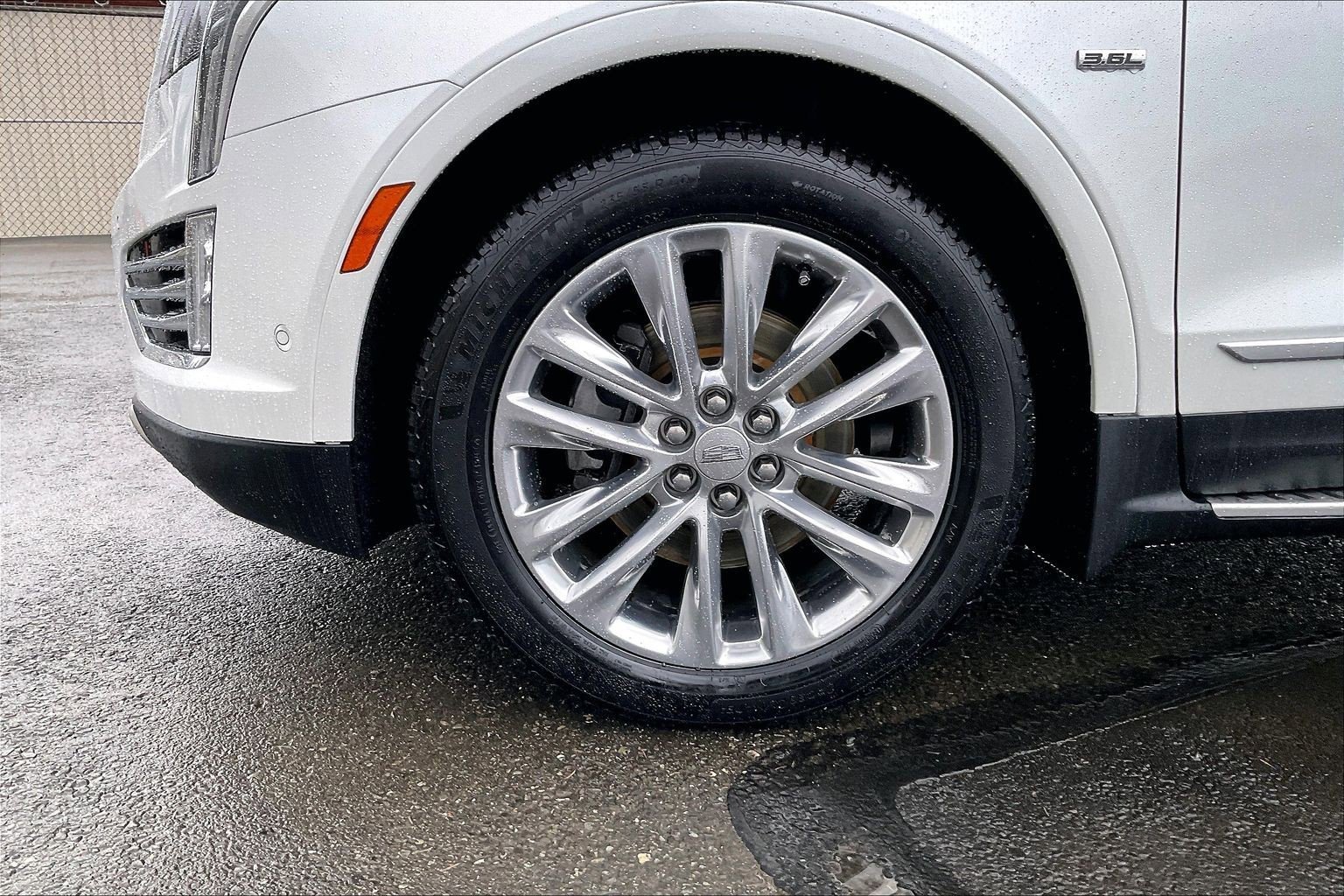 Used 2018 Cadillac XT5 Platinum image 8