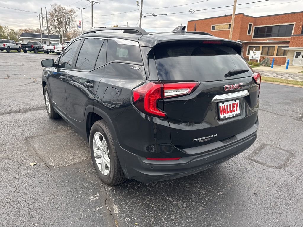Used 2023 GMC Terrain SLE w/ Driver Convenience Package image 13