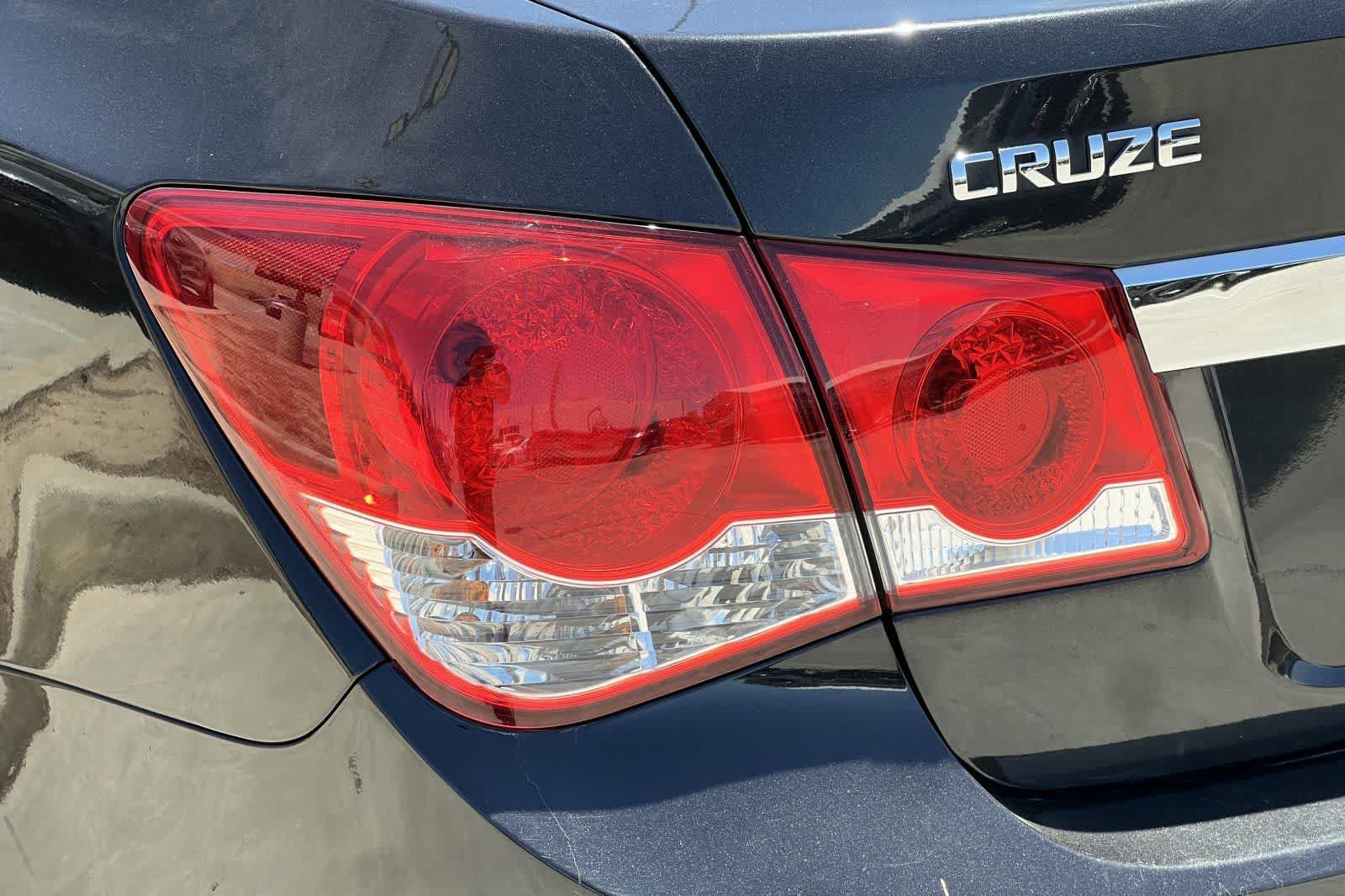 Used 2015 Chevrolet Cruze LT FWD image 13
