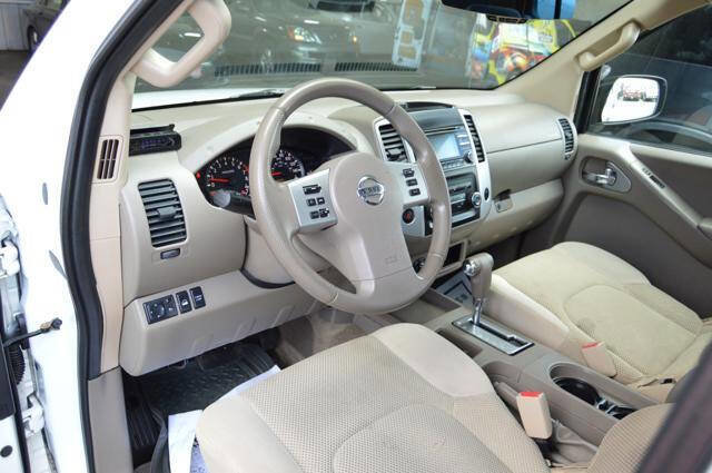 Used 2013 Nissan Frontier SV AWD/4WD image 15