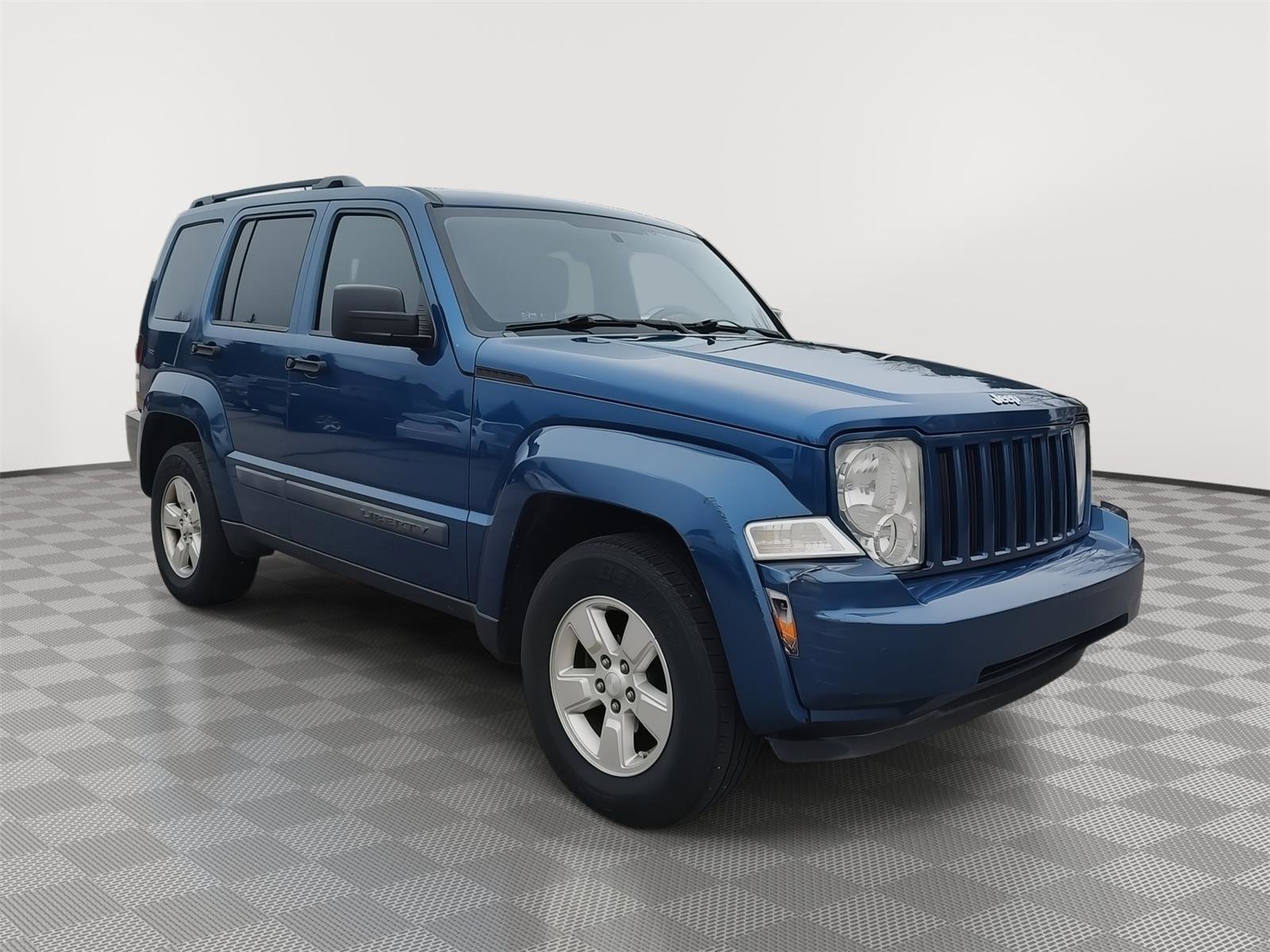 Used 2009 Jeep Liberty Sport w/ Popular Equipment Group AWD/4WD image 4