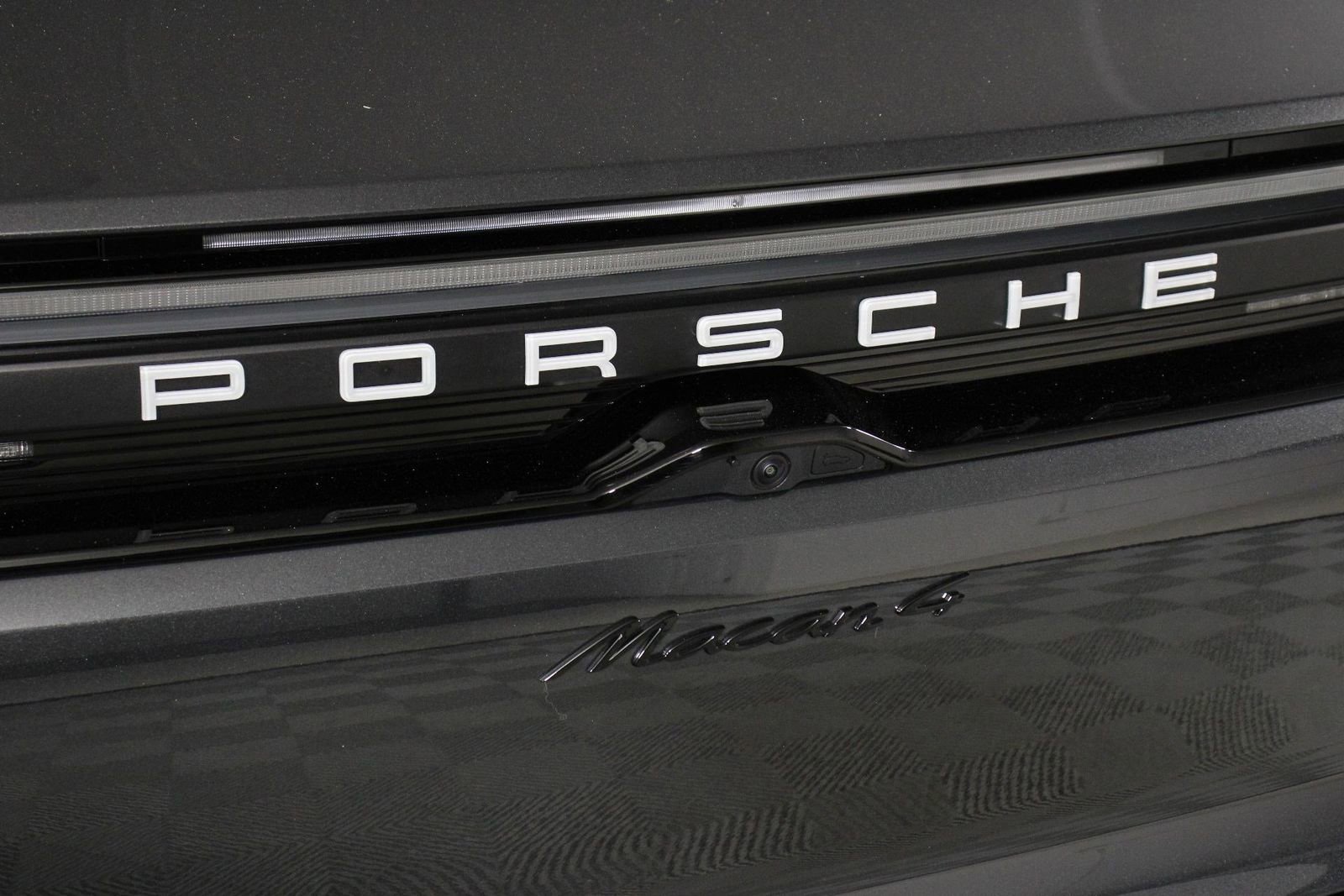 Used 2025 Porsche Macan 4 Electric AWD/4WD image 22