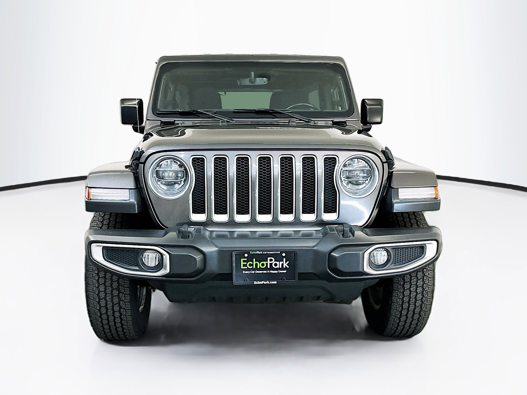 Used 2018 Jeep Wrangler Unlimited Sahara image 2