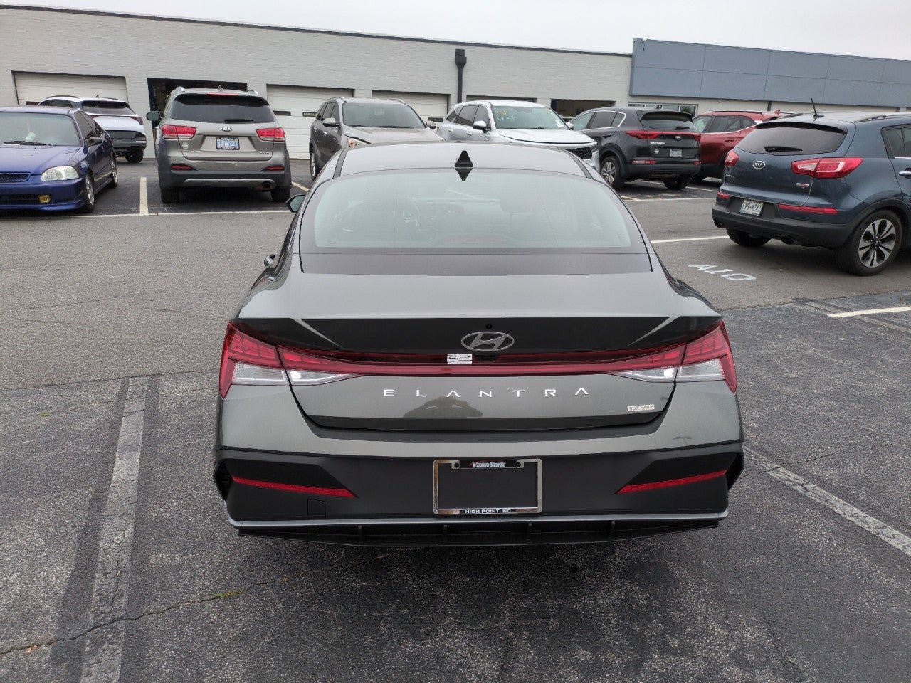 New 2026 Hyundai Elantra Hybrid FWD image 6