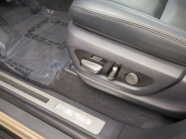 Used 2025 Lexus LX 700h Overtrail w/ Accessory Package (Z1) image 17