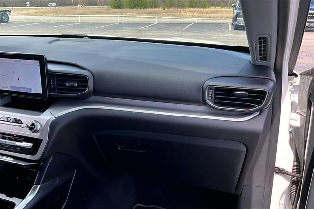Used 2022 Ford Explorer XLT w/ Equipment Group 202A image 27