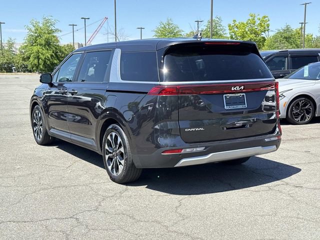 Used 2024 Kia Carnival EX FWD image 4