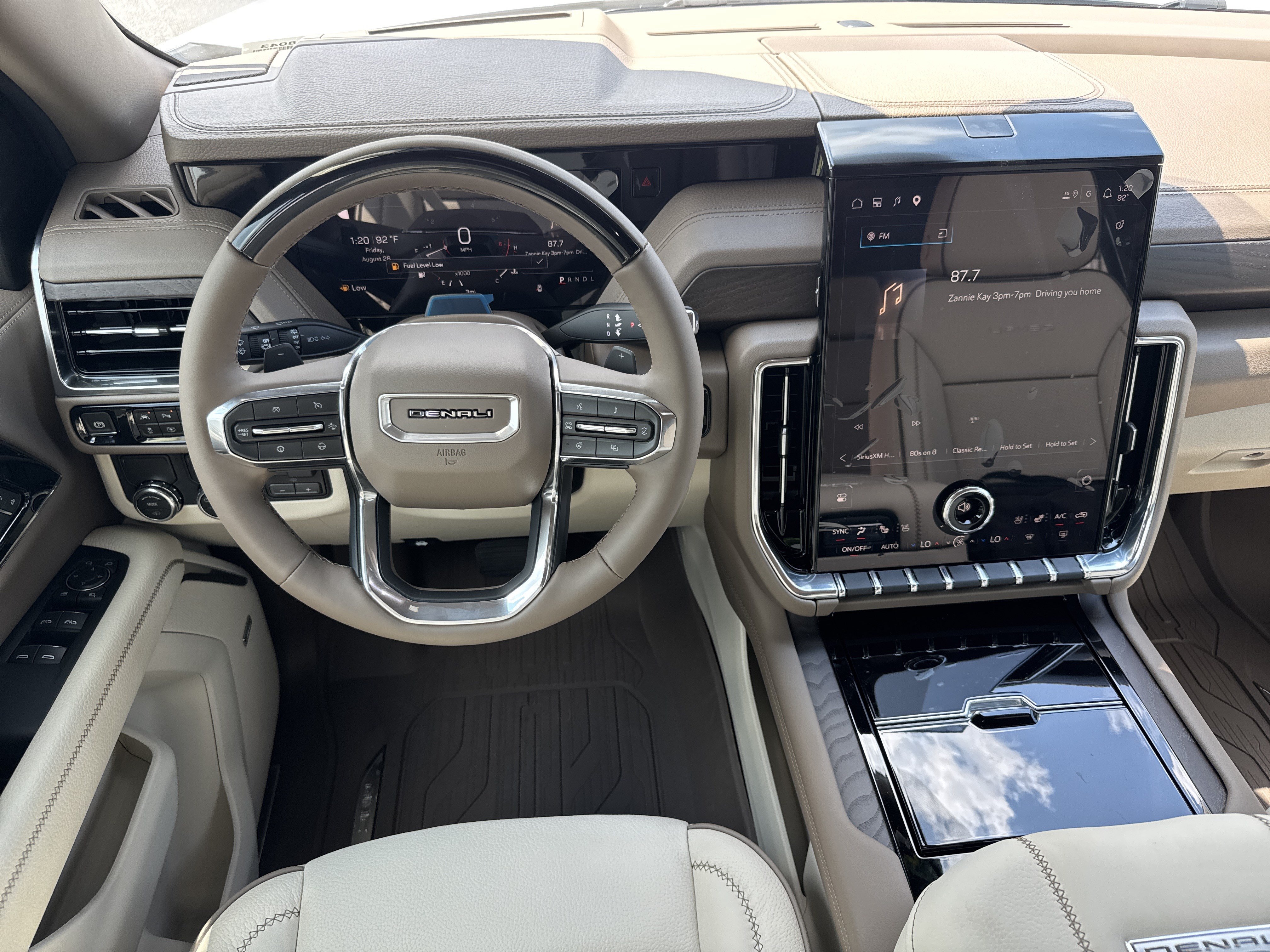 New 2026 GMC Yukon XL Denali w/ Denali Reserve Package RWD image 19