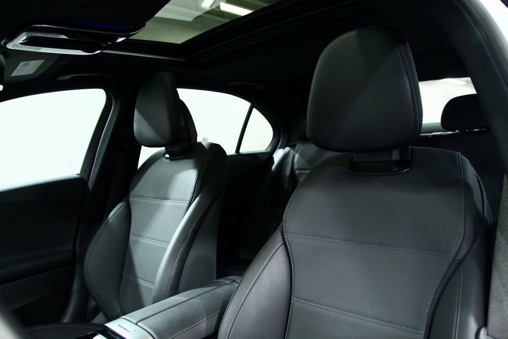 Used 2025 Mercedes-Benz C 300 C 300 image 17