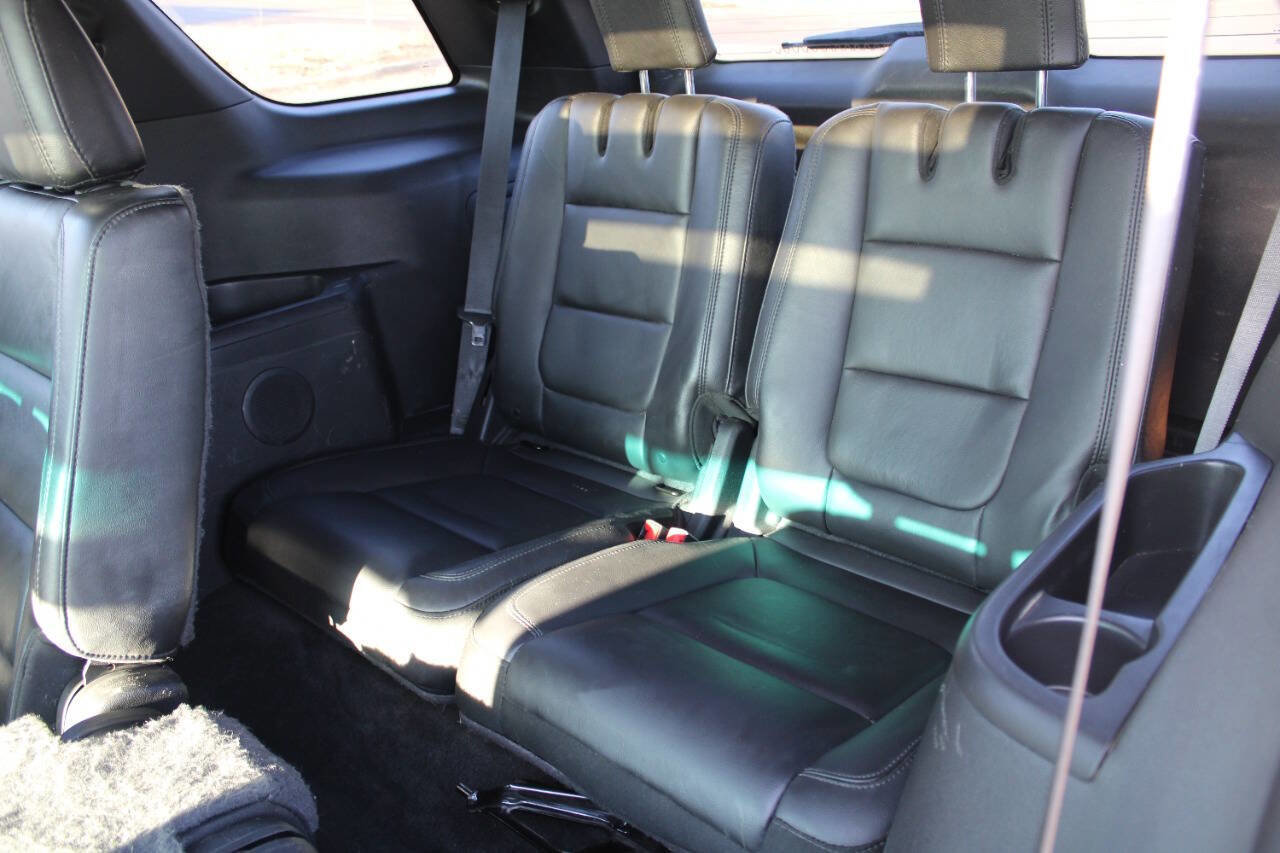 Used 2015 Ford Explorer XLT w/ Equipment Group 202B image 12