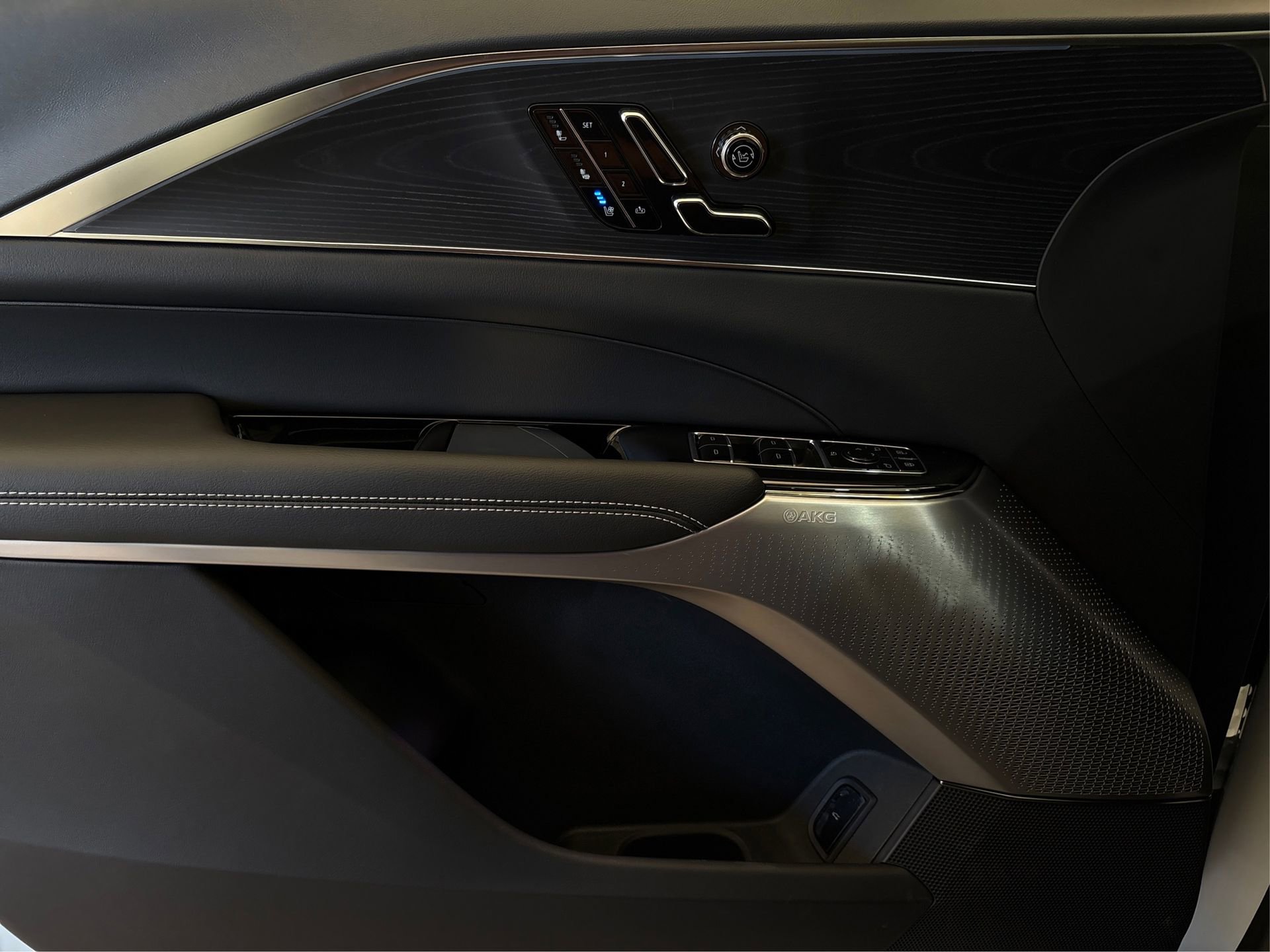 Used 2026 Cadillac Lyriq Premium Sport image 21