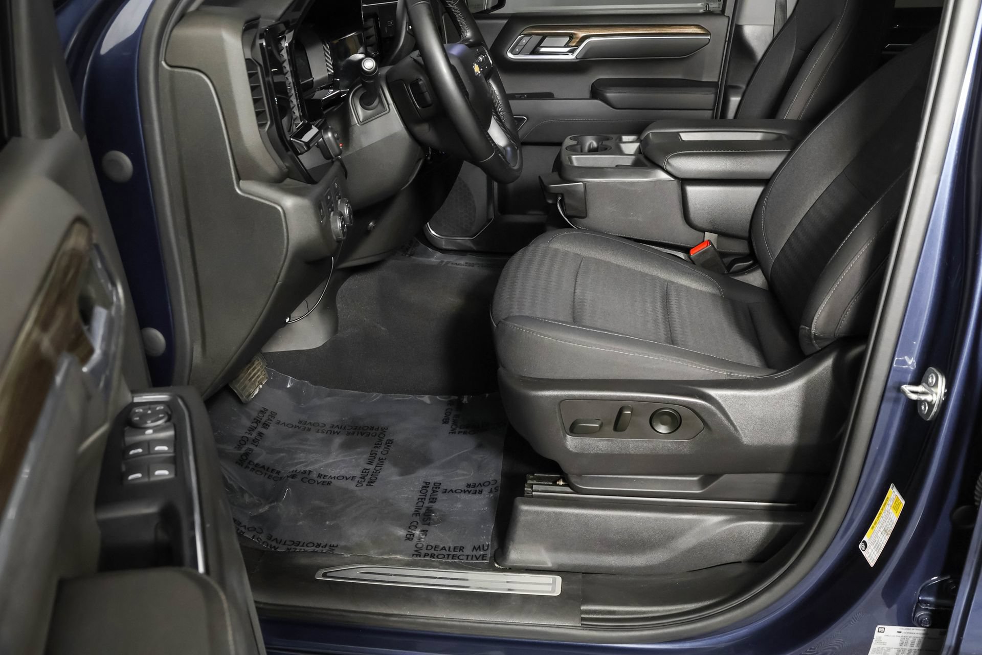 Used 2023 Chevrolet Silverado 1500 LT AWD/4WD image 23