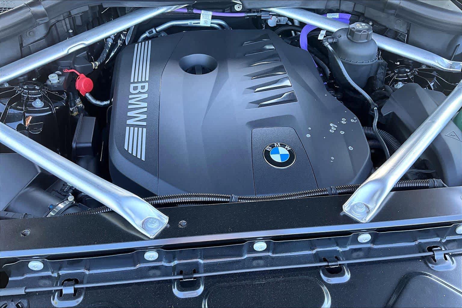 New 2026 BMW X5 xDrive40i w/ M Sport Package AWD/4WD image 17