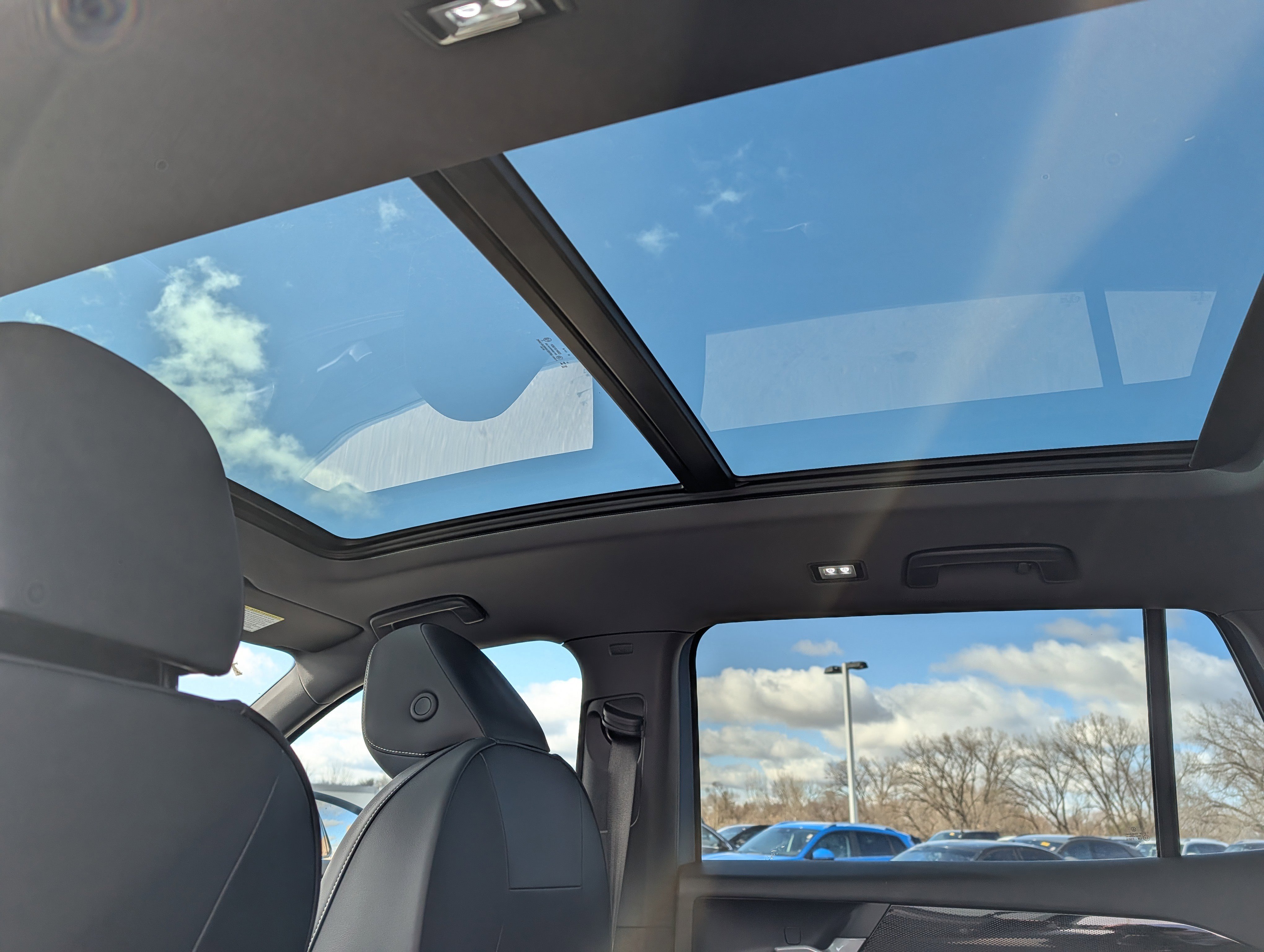 New 2025 Volkswagen Tiguan SE R-Line image 7