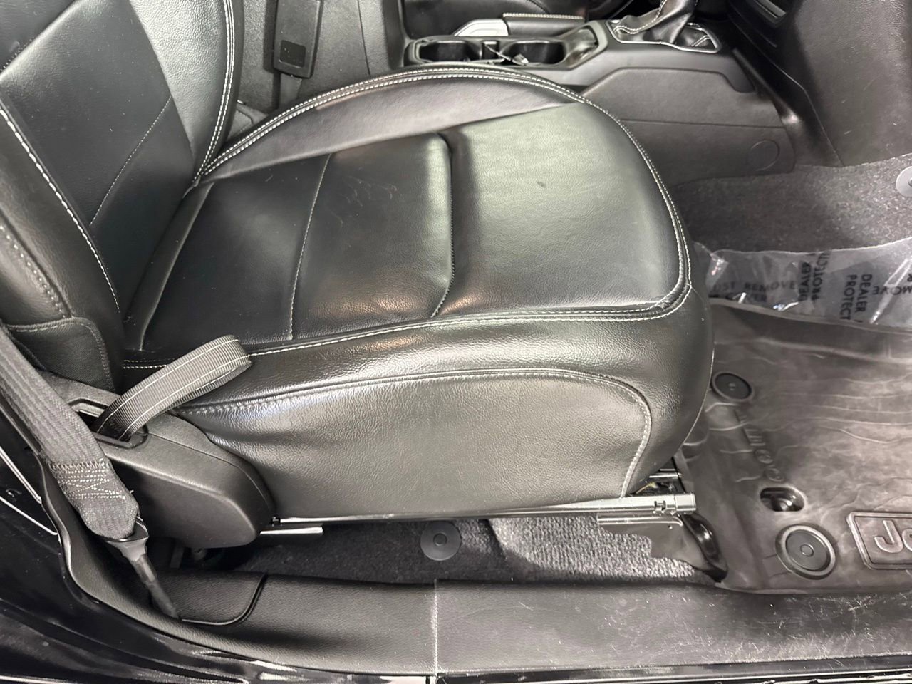 Used 2022 Jeep Wrangler Unlimited Sahara w/ Dual Top Group image 34