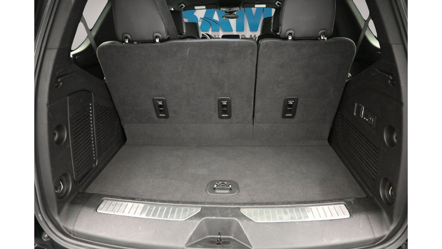 Used 2024 Chevrolet Tahoe Premier AWD/4WD image 33