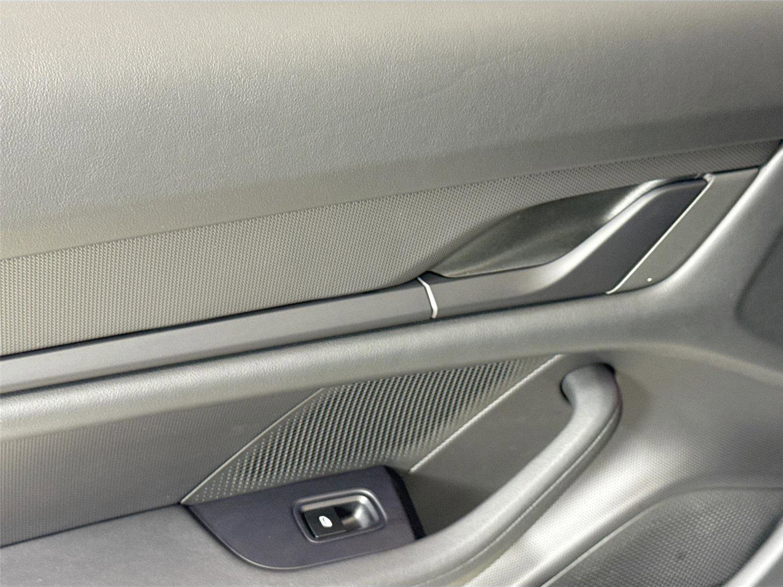 Used 2023 Porsche Taycan 4S image 26