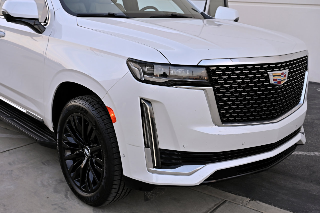 Used 2021 Cadillac Escalade Premium Luxury image 39